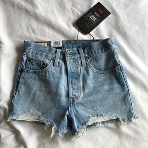 BNWT Levi’s 501 shorts